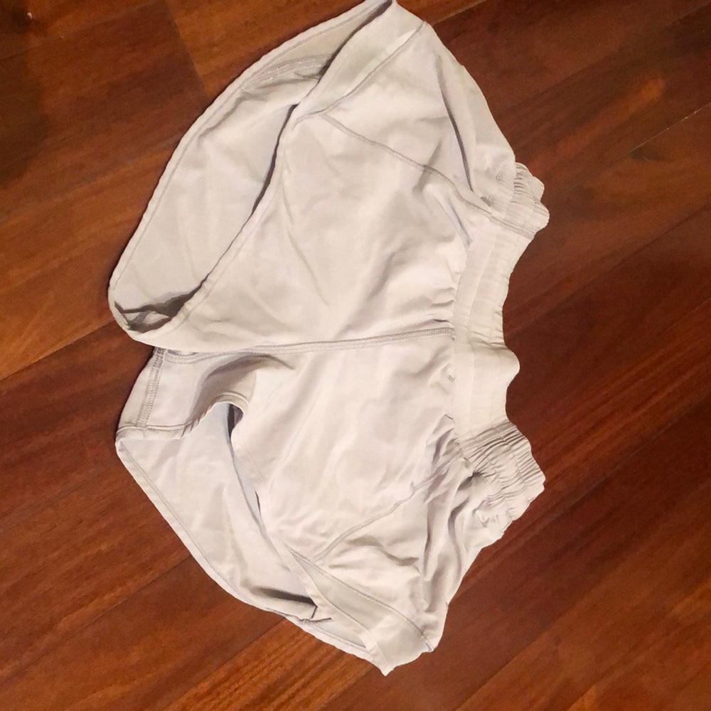 Lululemon Hotty Hot Low Rise Short 2.5" shorts